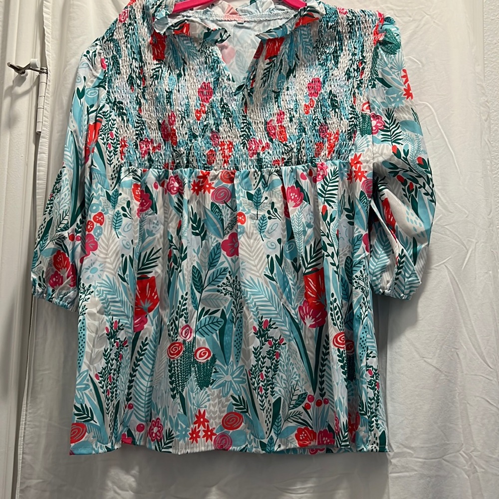 Amazon, extra large floral shirt, V-neck